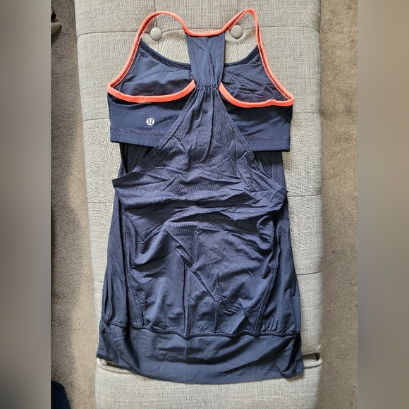 Lululemon tank Sz 4 - Picture 4 of 6